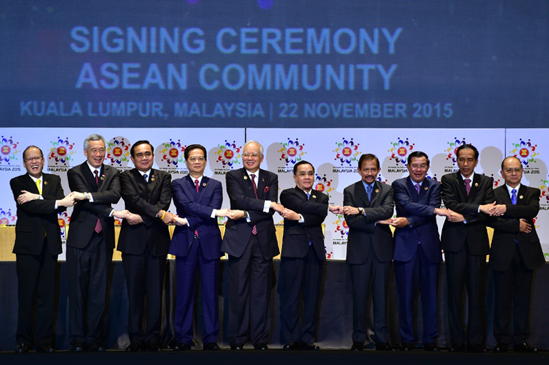 Việt Nam và bước ngoặt hội nhập Cộng đồng Kinh tế ASEAN