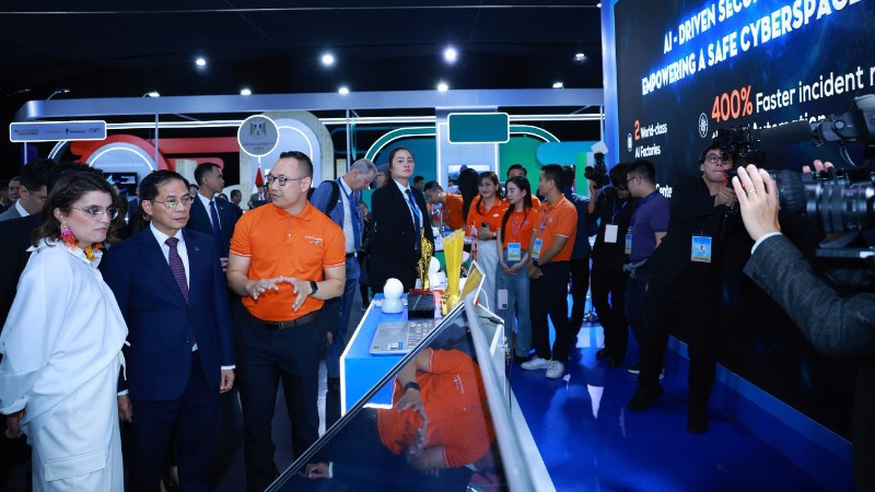 Kiến tạo không gian mạng an toàn, tự chủ và bền vững